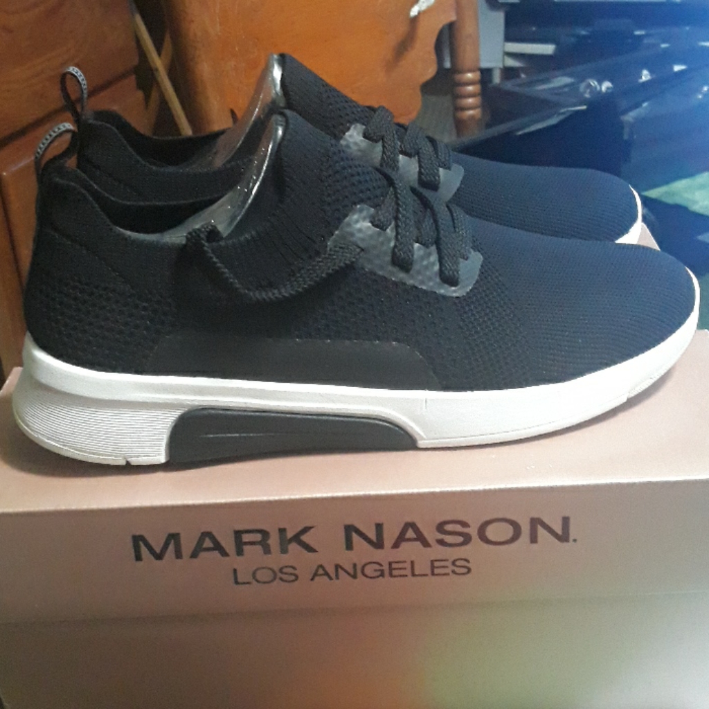 Mark Nason Groves Sneaker Sz 9 A Sketcher Brand Womans